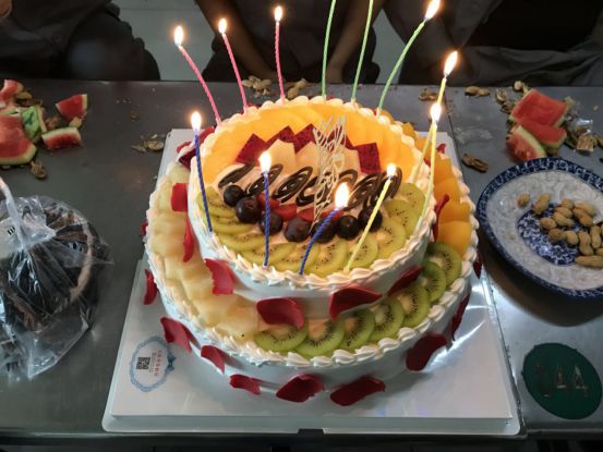 遠(yuǎn)東公司舉行員工生日慶生會活動